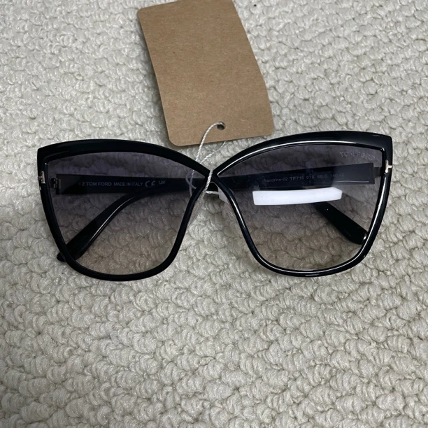 99新 TOMFORD/汤姆福特 A8552 TomFord 墨镜 99新