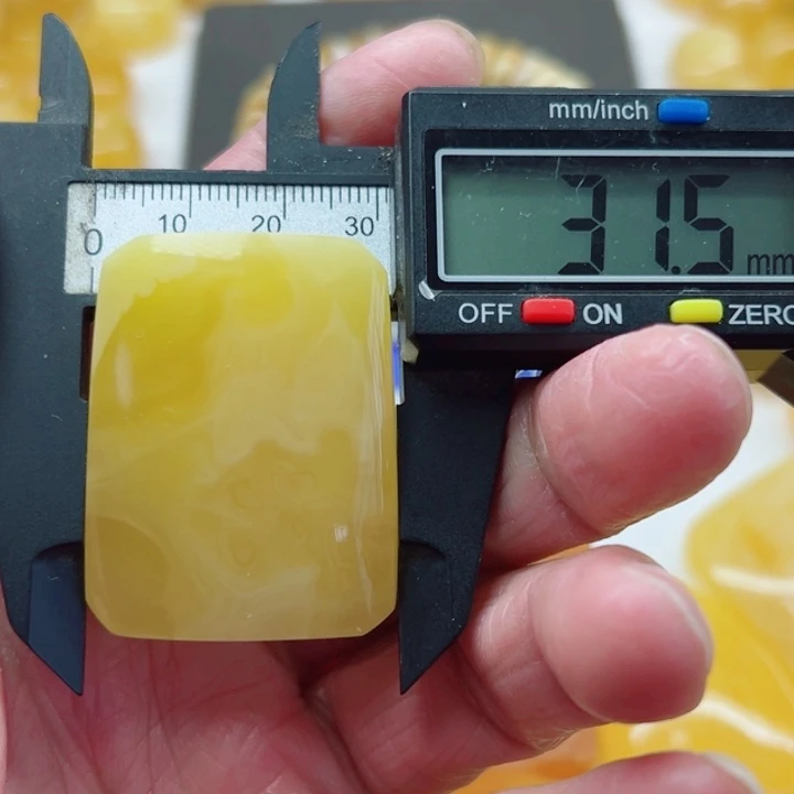 琥珀（矿物珀）未镶嵌裸石