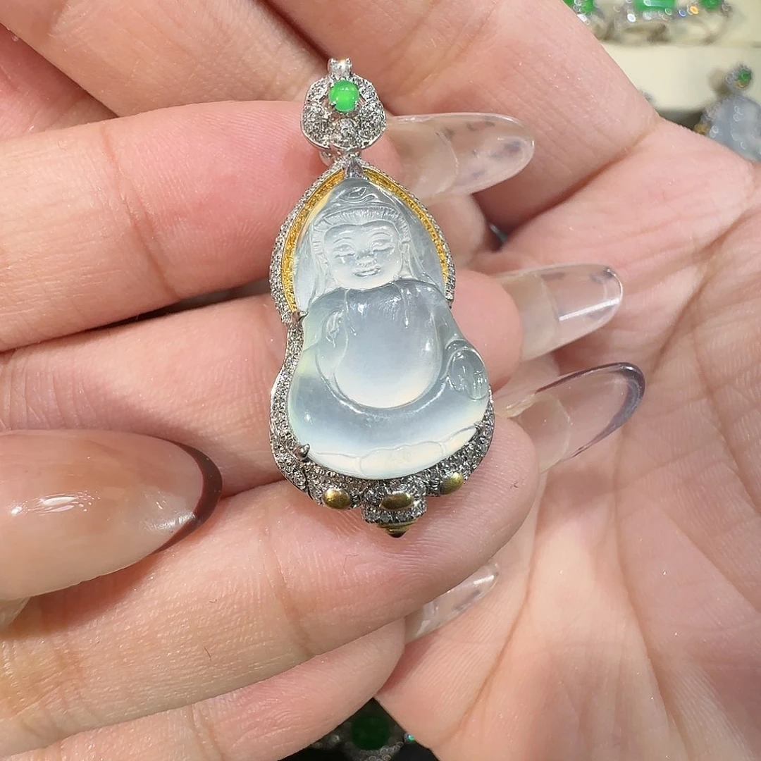 【闪购商品】颈饰18K金镶嵌翡翠