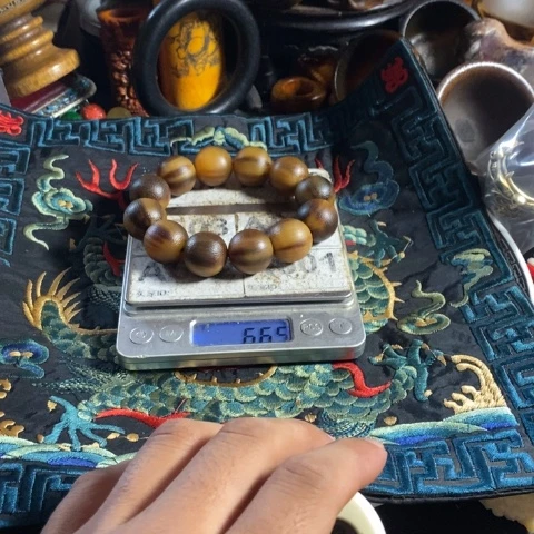 瓷片云***店寻呼台的人也是有的人