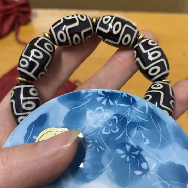 摆件哈中古工艺品一件