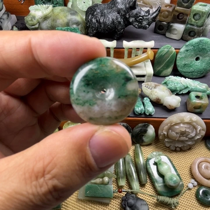 独山玉未镶嵌珠宝半成品