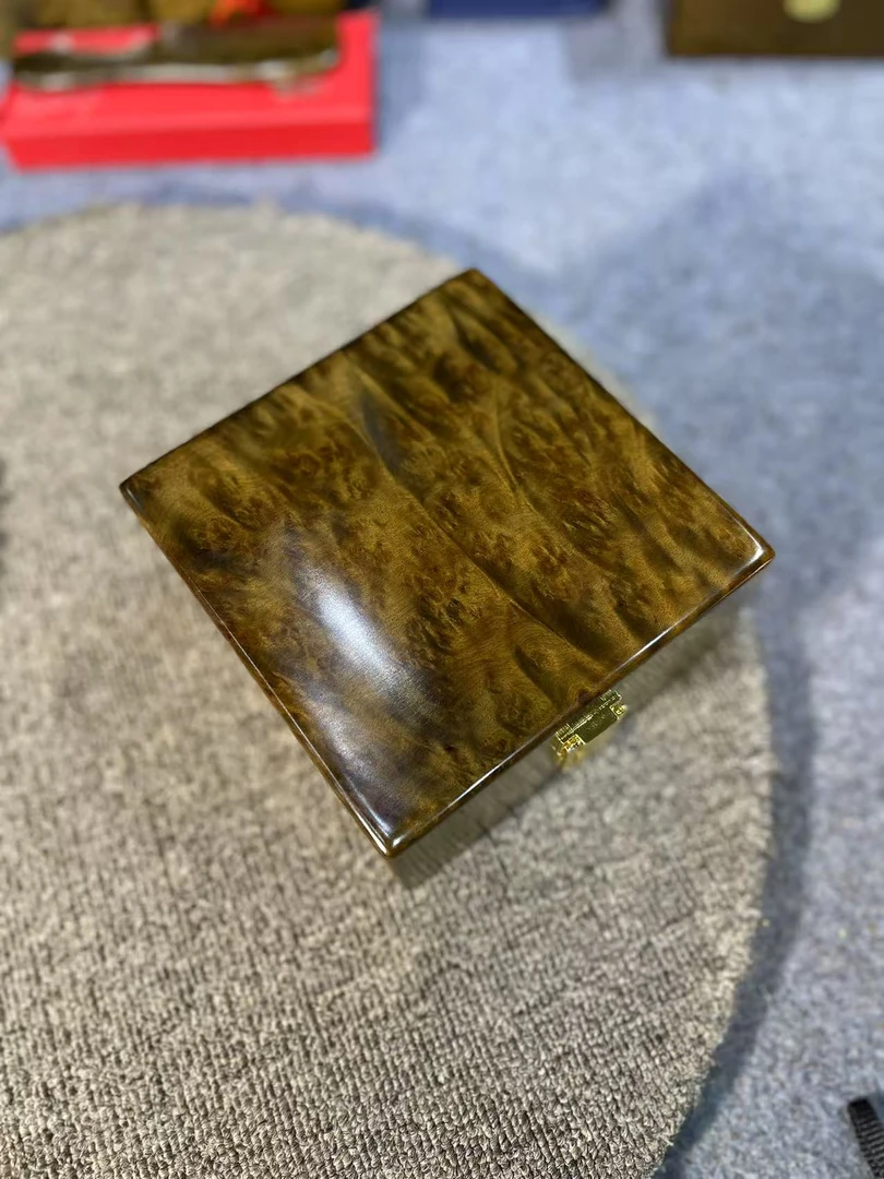 金丝楠木乌木瘤疤铜扣收纳盒