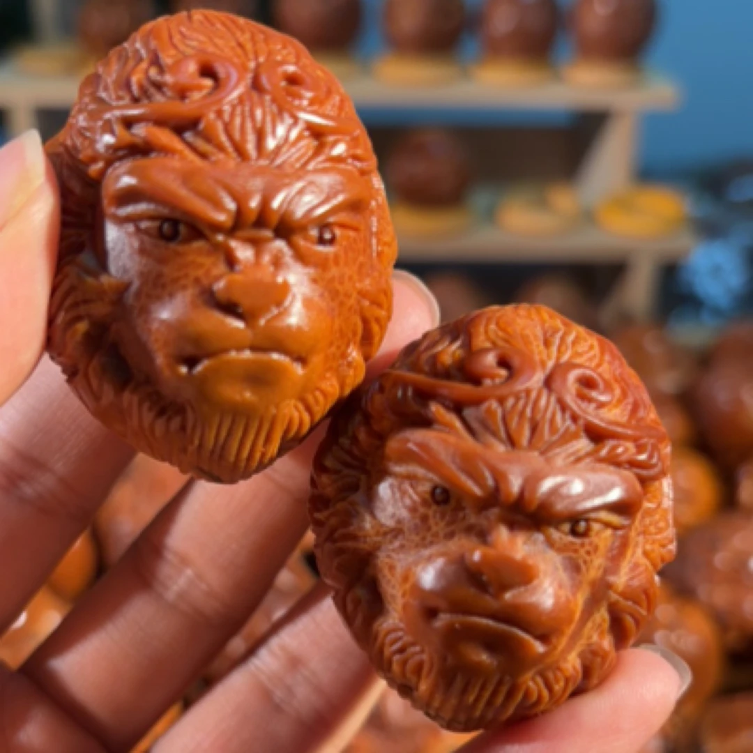 孤独行者/孙大圣～卡40 手把手工雕刻巴西大橄榄 一对