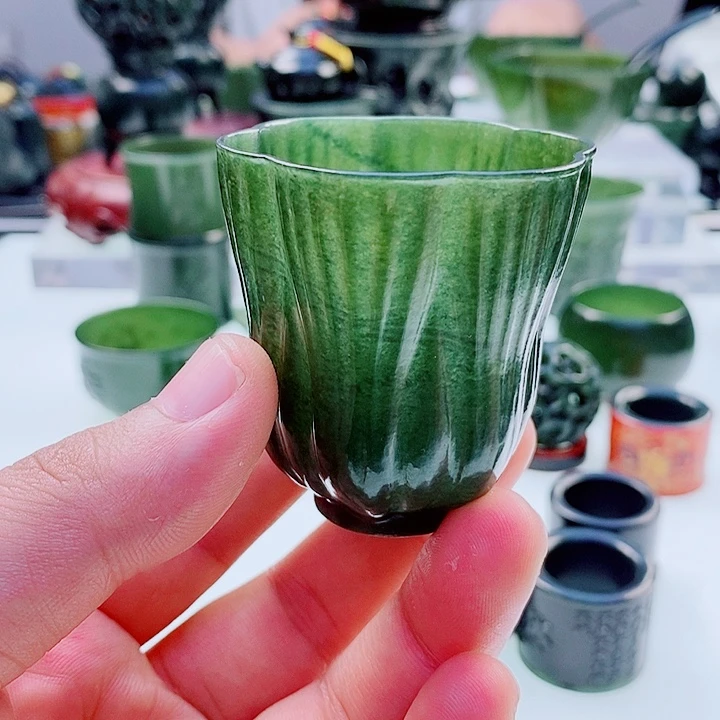 和田玉（青玉）未镶嵌把件微瑕