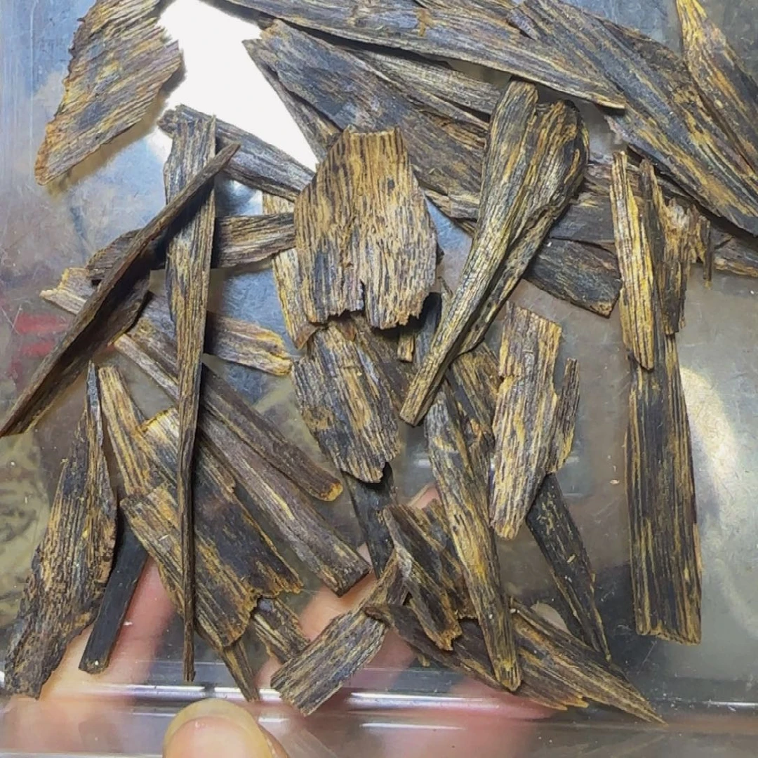 七***雪沉香熏香碎料10克发一份