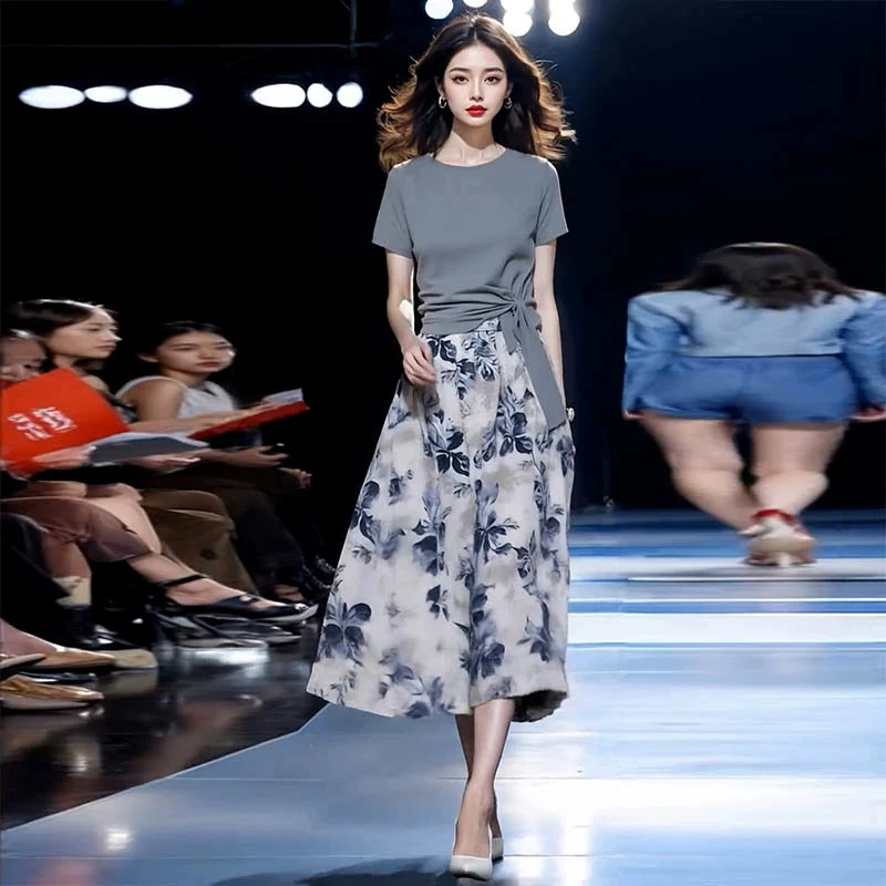 拉夏贝尔后妈裙套装女2025夏季新款洋气显瘦短袖印花半身裙两件套