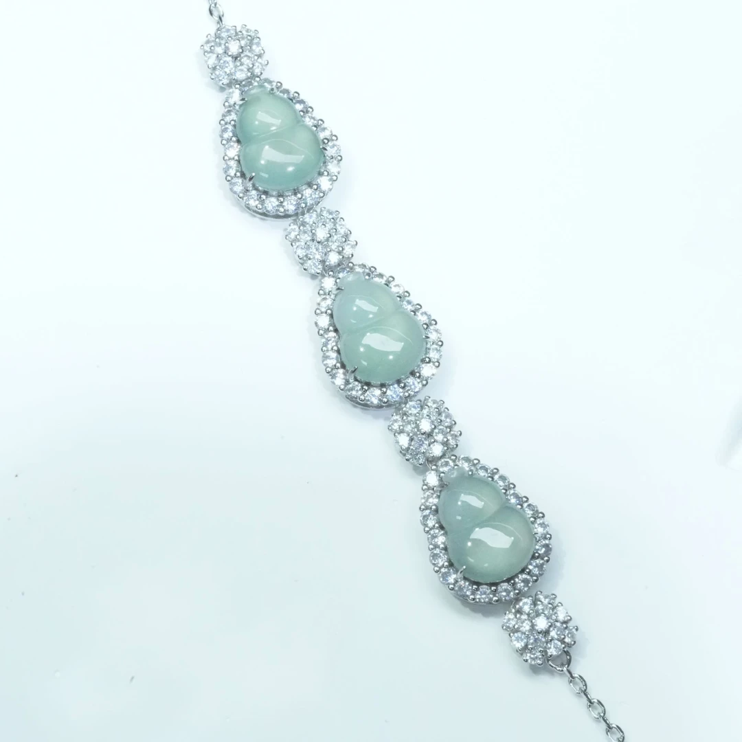 天然A货翡翠葫芦手链气质时尚精美百搭时尚镶嵌满钻多样性发其一