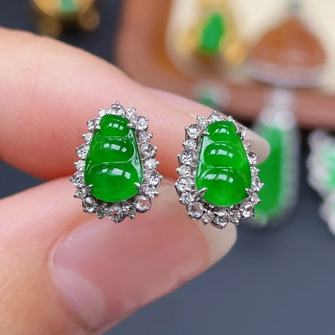 翡翠18K金镶嵌耳饰绿豆子