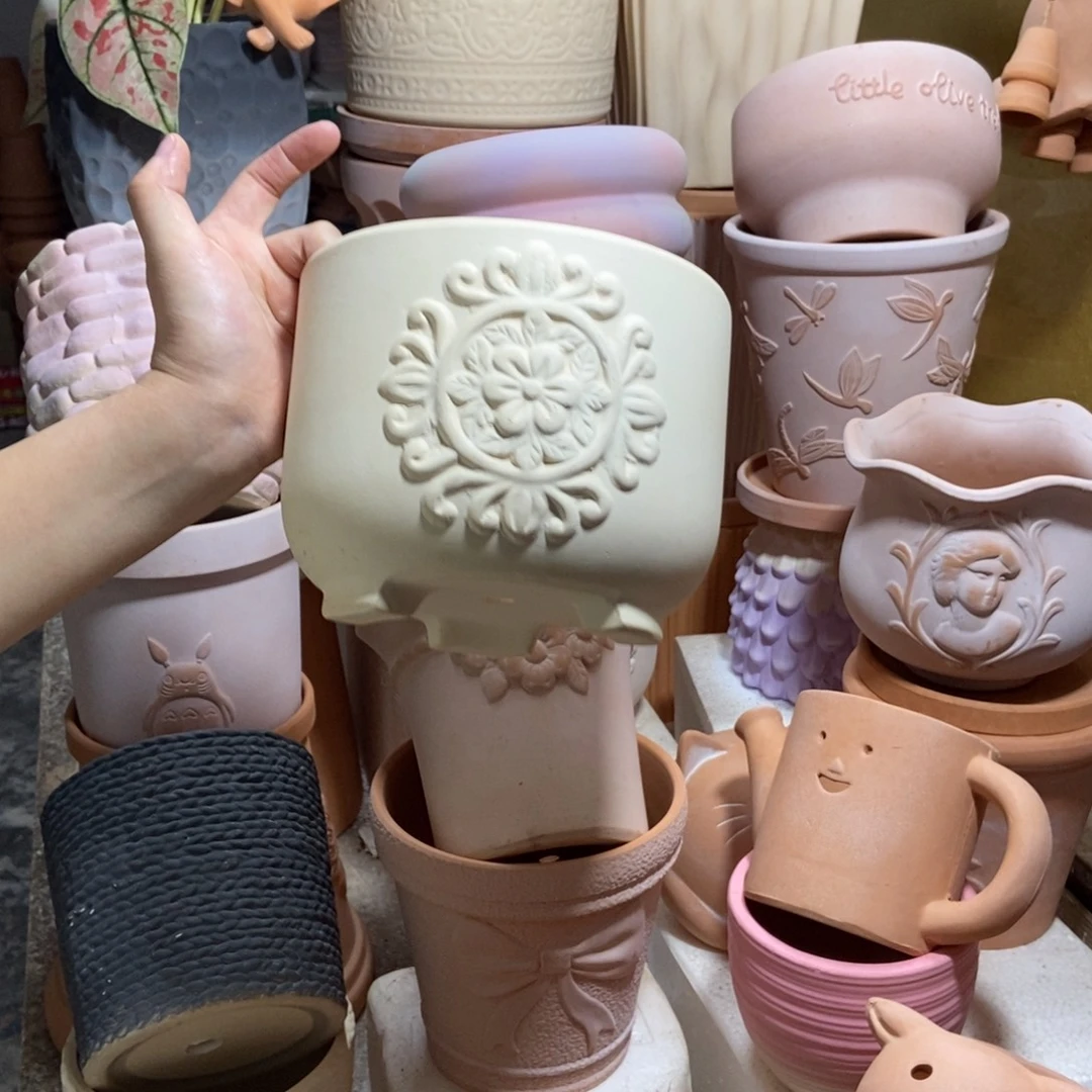 17×13白陶三脚雕花 粗陶1个