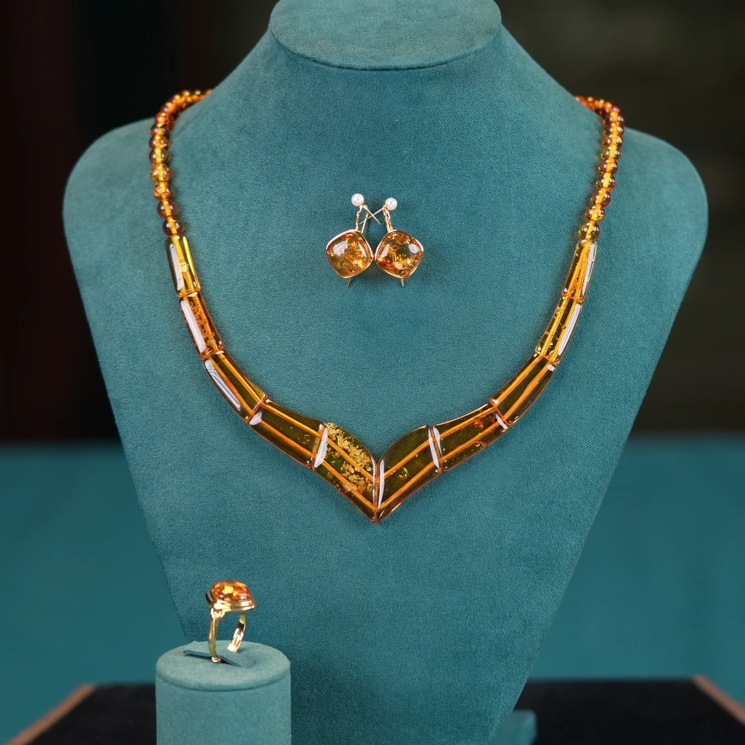 تەبىئىي كەھرىۋا يۈرۈشلۈك天然琥珀套装21.87g