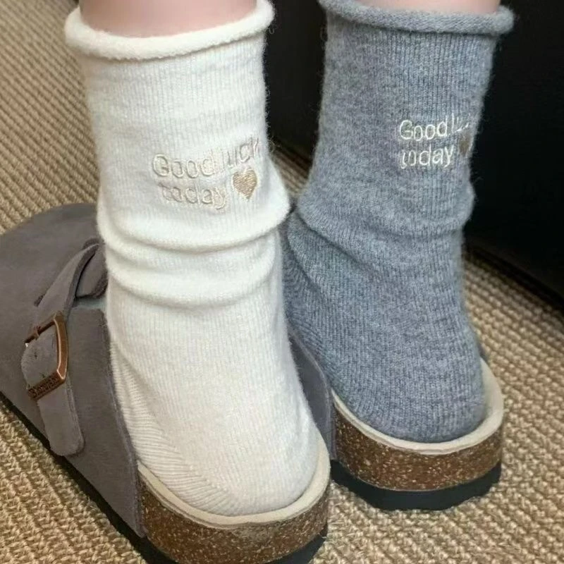 纯色袜子女春秋季新款字母袜卷边中筒袜ins时尚百搭简约堆堆袜