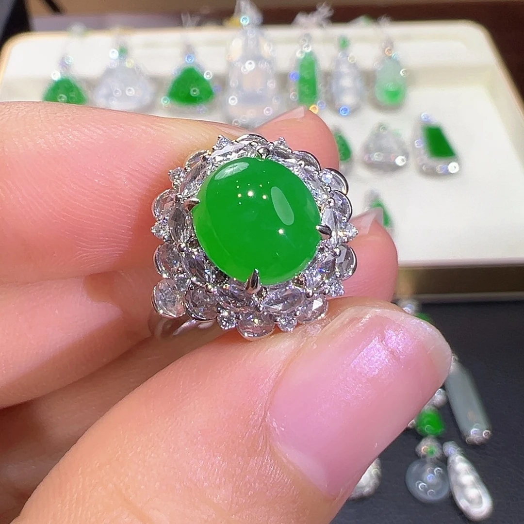翡翠18K金镶嵌耳饰