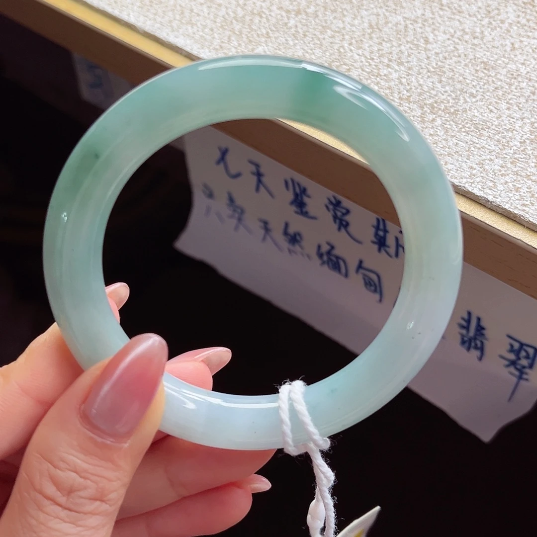 翡翠未镶嵌手镯手镯