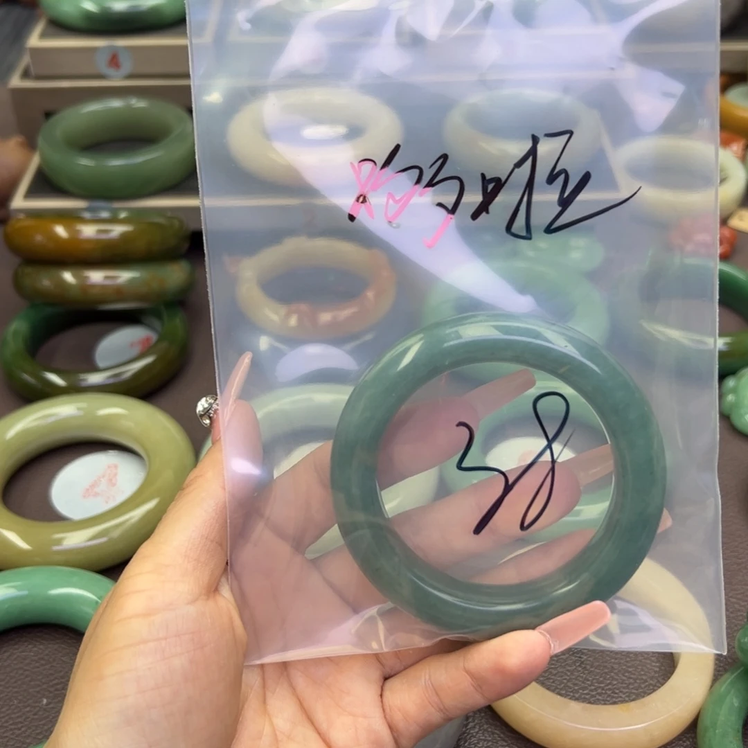 未镶嵌手镯石英岩玉?****?