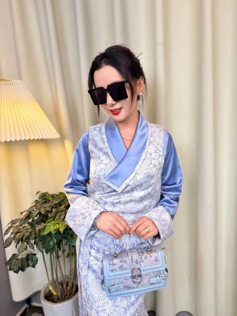 夏季舒适轻奢时尚百搭双领藏服博拉