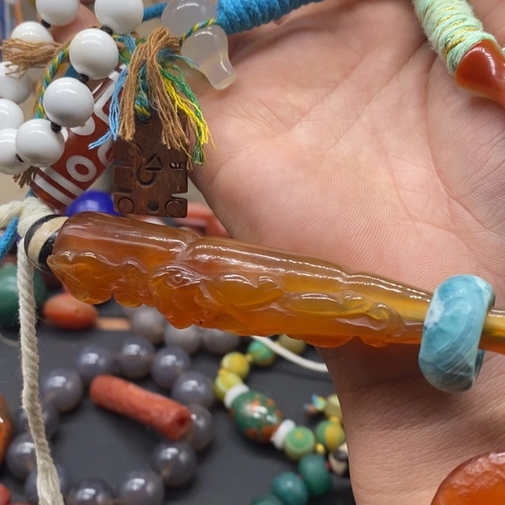 玛瑙/玉髓颈饰未镶嵌三****咪