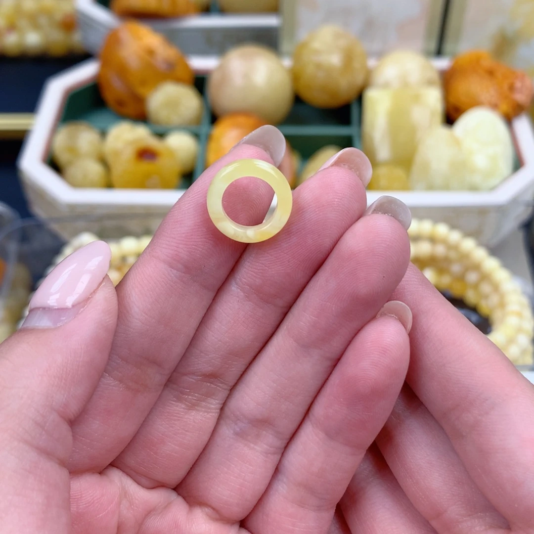 琥珀未镶嵌珠宝奇石