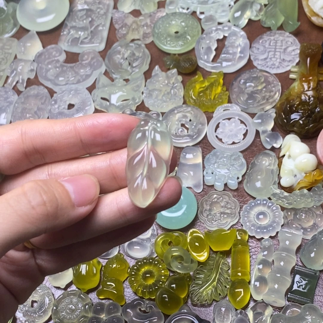 蛇纹石玉合金颈饰