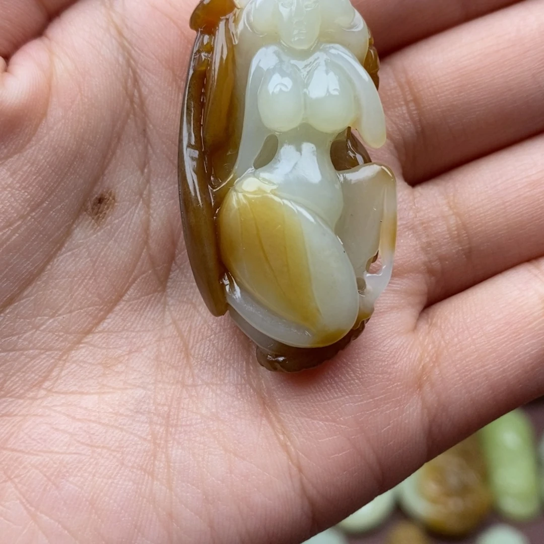 和田玉（糖玉）未镶嵌颈饰