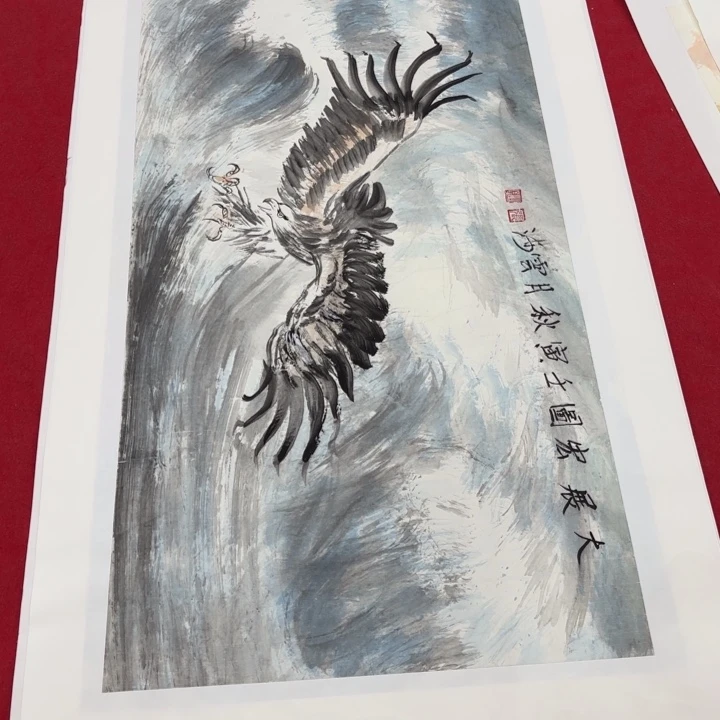 国画花鸟等图案为一体而