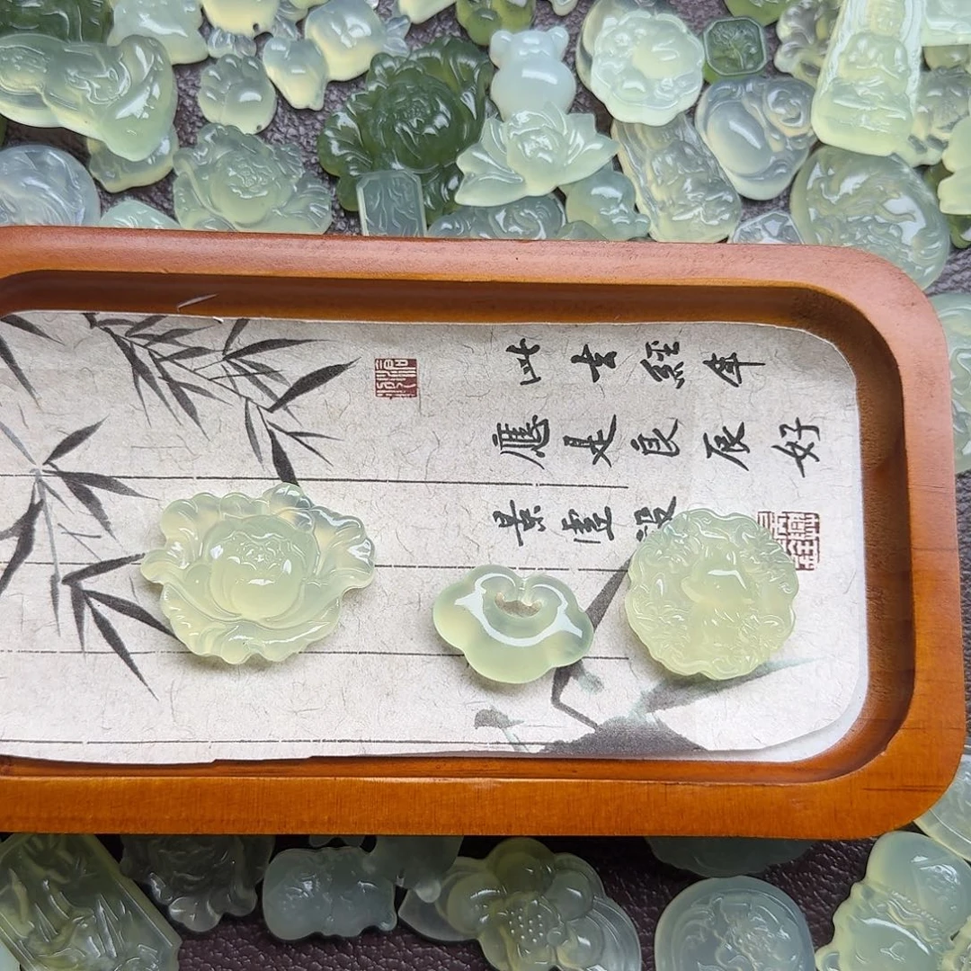 蛇纹石玉合金颈饰