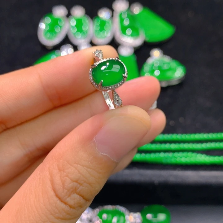翡翠戒指银S925镶嵌一个