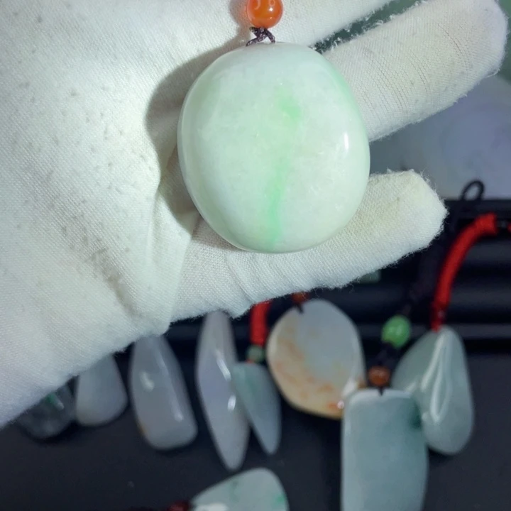 翡翠未镶嵌挂件片料