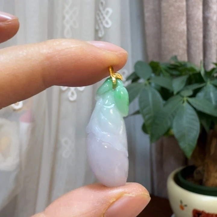 翡翠18K金镶嵌颈饰福瓜