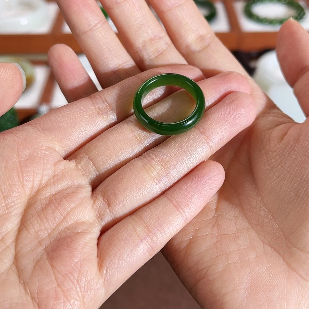 花***6和田玉未镶嵌戒指