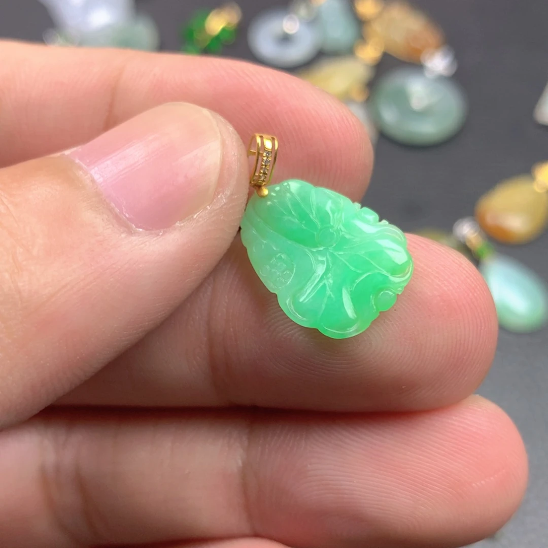 【闪购商品】颈饰18K金镶嵌翡翠翡翠