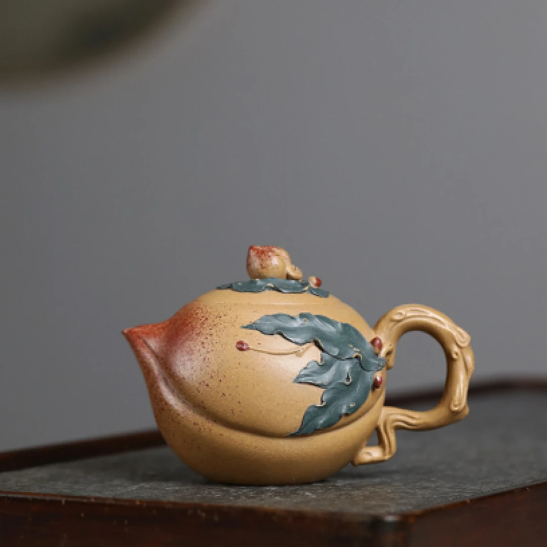 寿桃壶 原矿老宕口黄金段，300cc 内推孔19孔出水 夏云手制