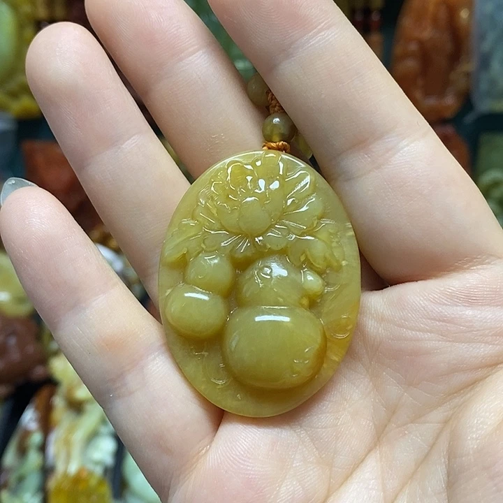 未镶嵌岫玉吊坠(赠链)