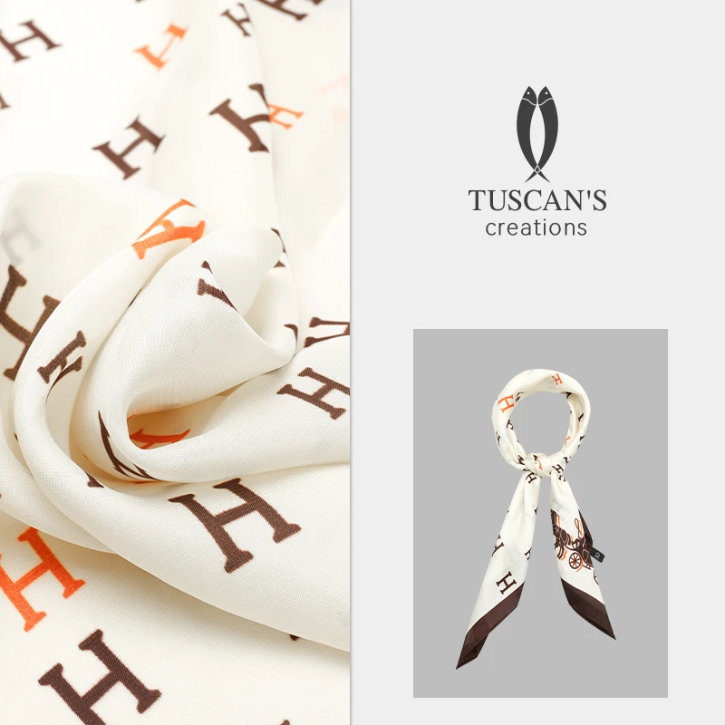 TUSCAN'S CREATIONS时尚百搭春夏女士老花字母款丝巾时代集团