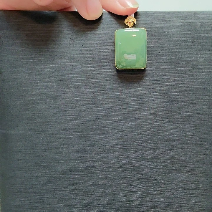 颈饰18K金镶嵌和田玉仓库