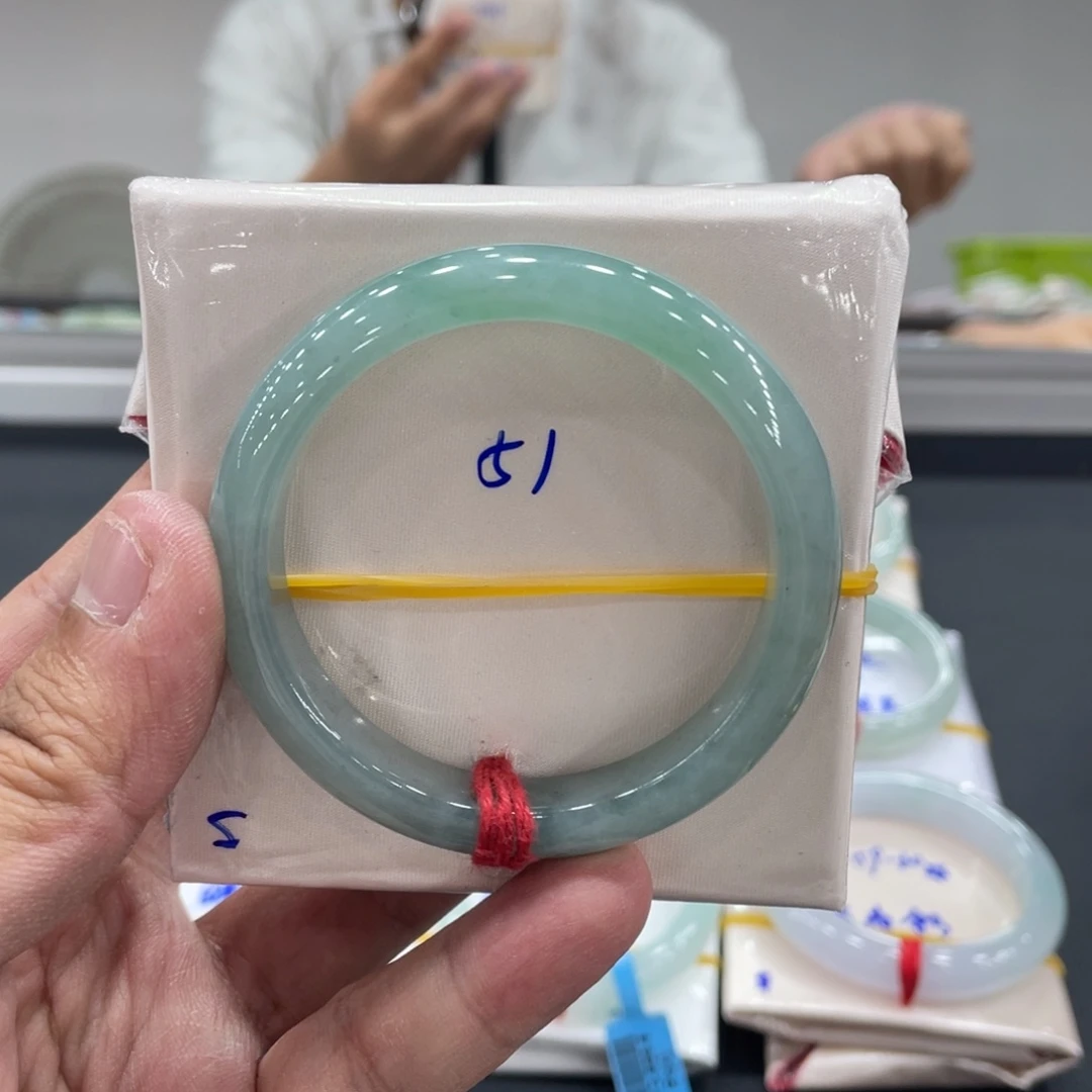 翡翠未镶嵌手镯缅甸翡翠