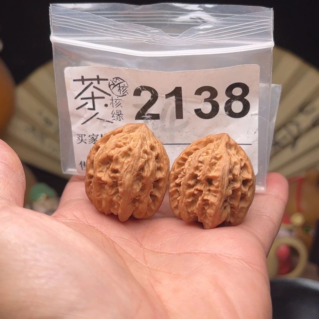 文玩核桃吊坠不去我要回家来睡觉的哈了