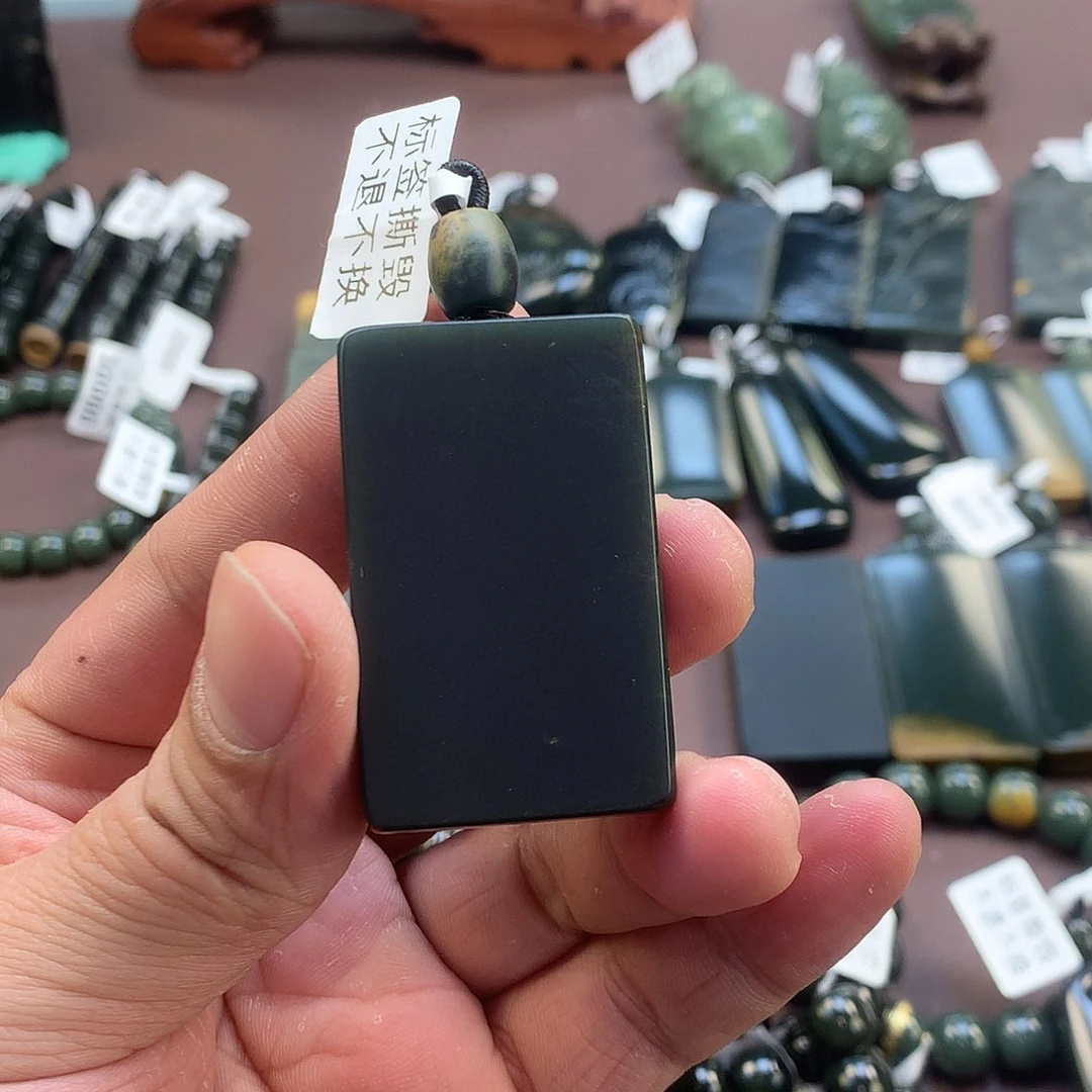 岫岩河磨玉（透闪石质玉）颈饰未镶嵌六*