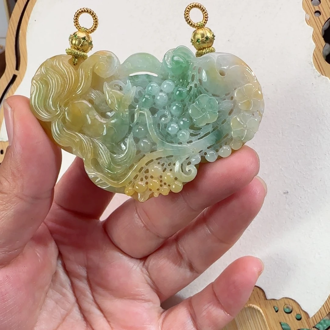 翡翠颈饰未镶嵌仿古