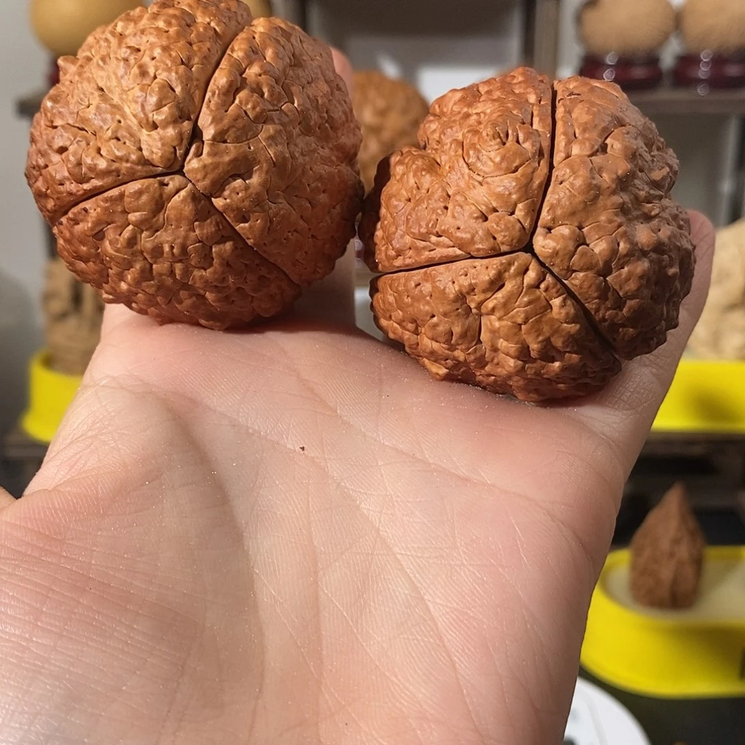 吊坠文玩核桃三瓣脑纹金刚练手微色4960