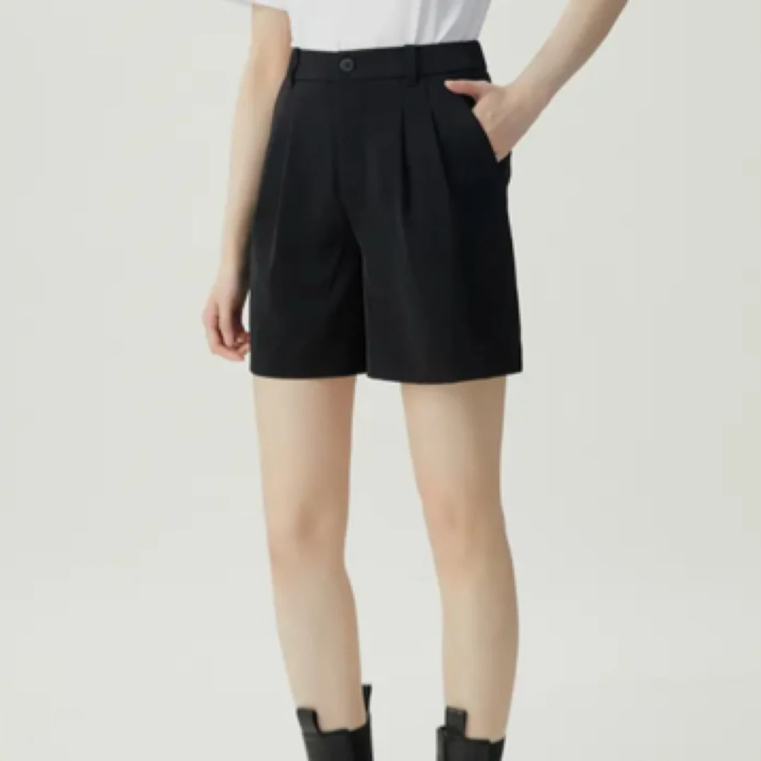 GIRDEAR/哥弟哥弟时尚简约率性基础款百搭经典潮流短裤女1100494