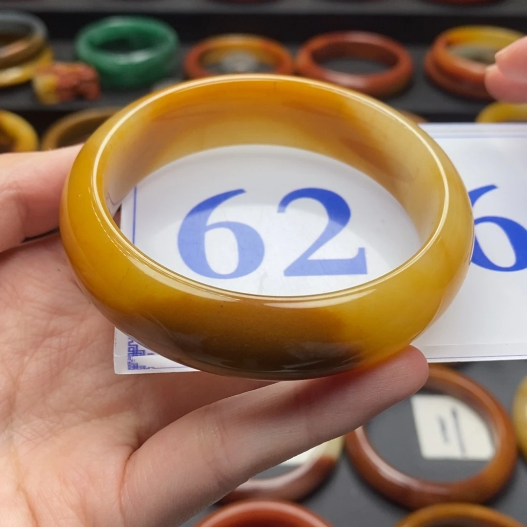 石英质玉（黄龙玉）手镯未镶嵌