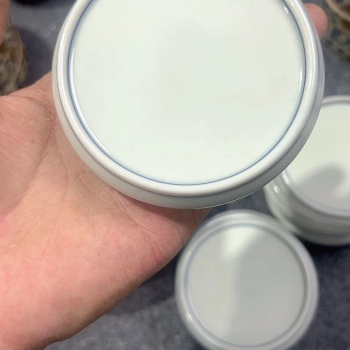 瓷片白青花带线实心盖置