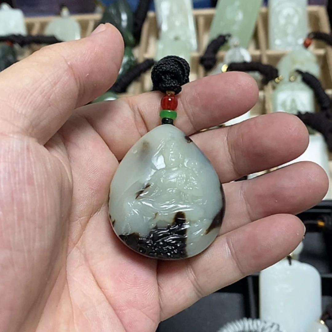 【闪购商品】和田玉未镶嵌颈饰跃*