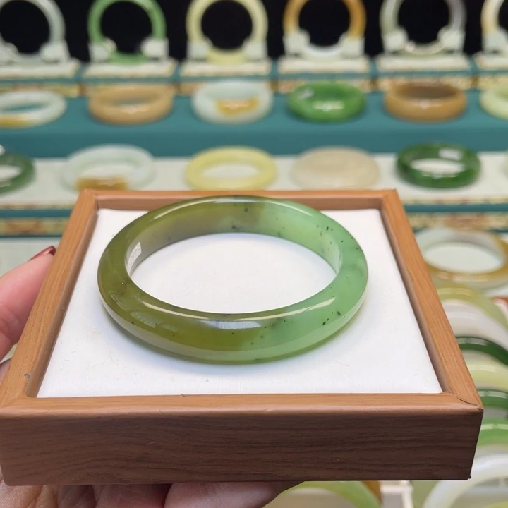 和田玉手镯未镶嵌55