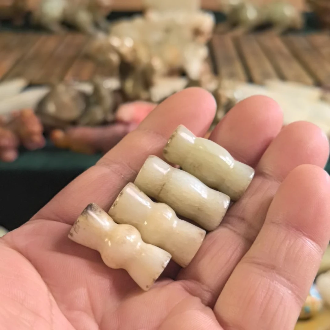 玛瑙/玉髓和田玉质如图所示配饰未镶嵌