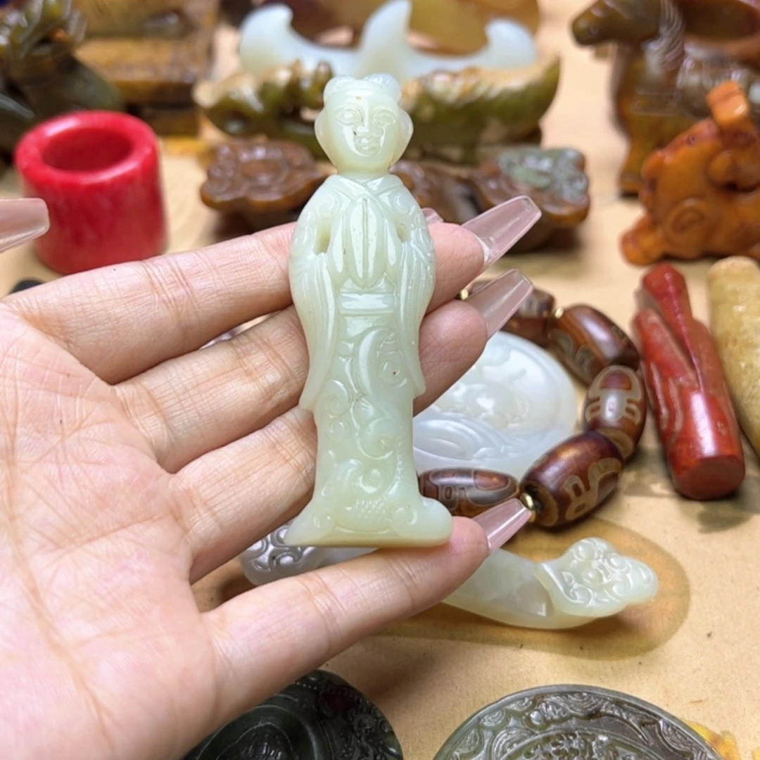 【闪购商品】蛇纹石玉颈饰未镶嵌