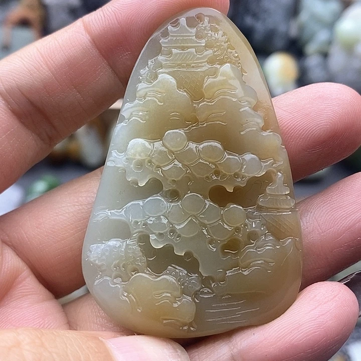 颈饰未镶嵌和田玉（糖玉）