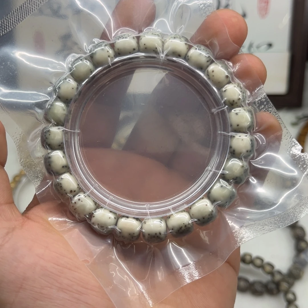 叶***星月菩提手串10绿背河豚