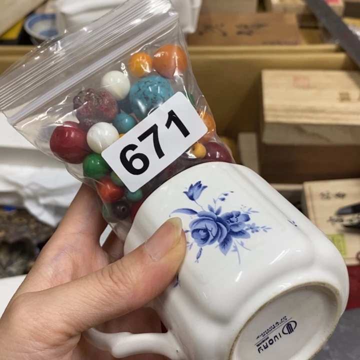 躺****瓷中古工艺品一件